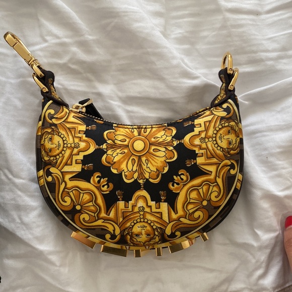 Fendi x Versace - Picture 4 of 5